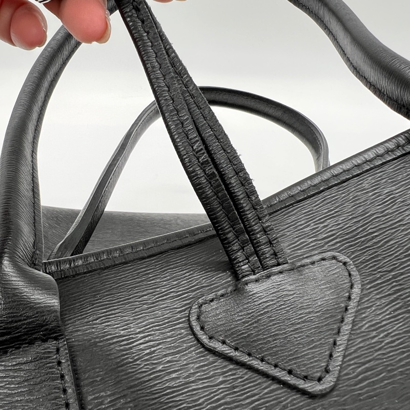 Longchamp 龍鑲 黑色皮質 牛角扣 手提/肩背兩用 托特包-10