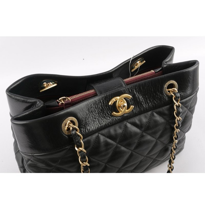 金色CC Logo 菱格紋小牛皮三層肩背托特包(黑色)-4