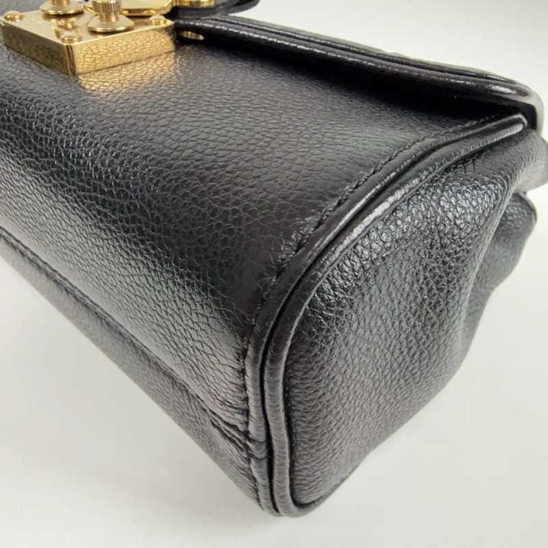 LV黑色牛皮壓紋鏈條包-4