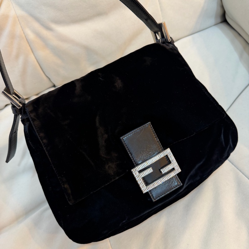 Fendi velvet 絲絨 水鑽扣 法棍 芬迪 黑色-1