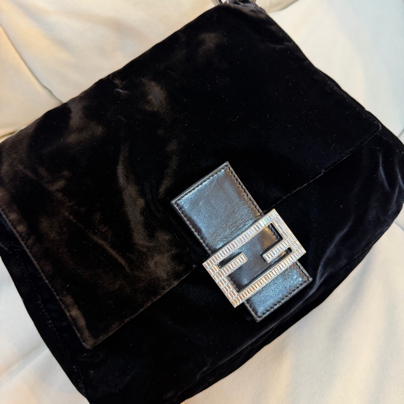 Fendi velvet 絲絨 水鑽扣 法棍 芬迪 黑色-2
