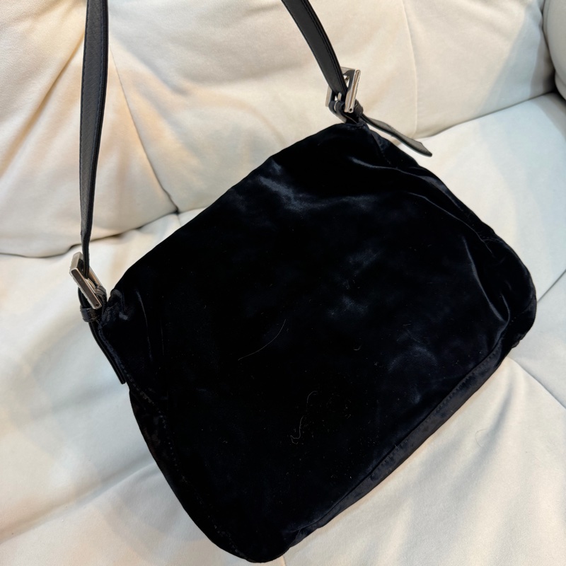 Fendi velvet 絲絨 水鑽扣 法棍 芬迪 黑色-4