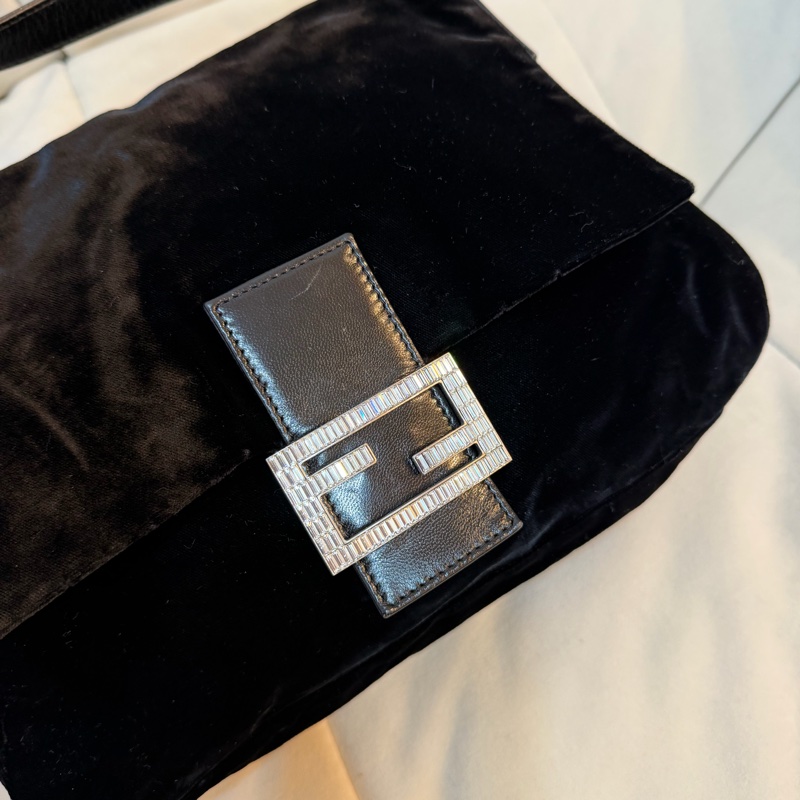 Fendi velvet 絲絨 水鑽扣 法棍 芬迪 黑色-10