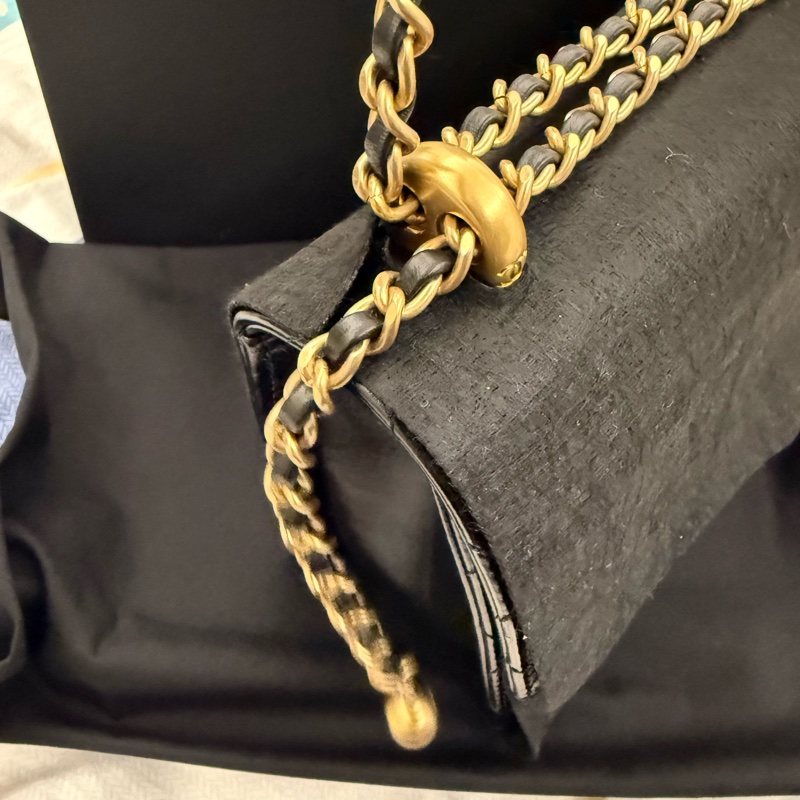 Chanel 雙小金球口蓋包 可調節-6