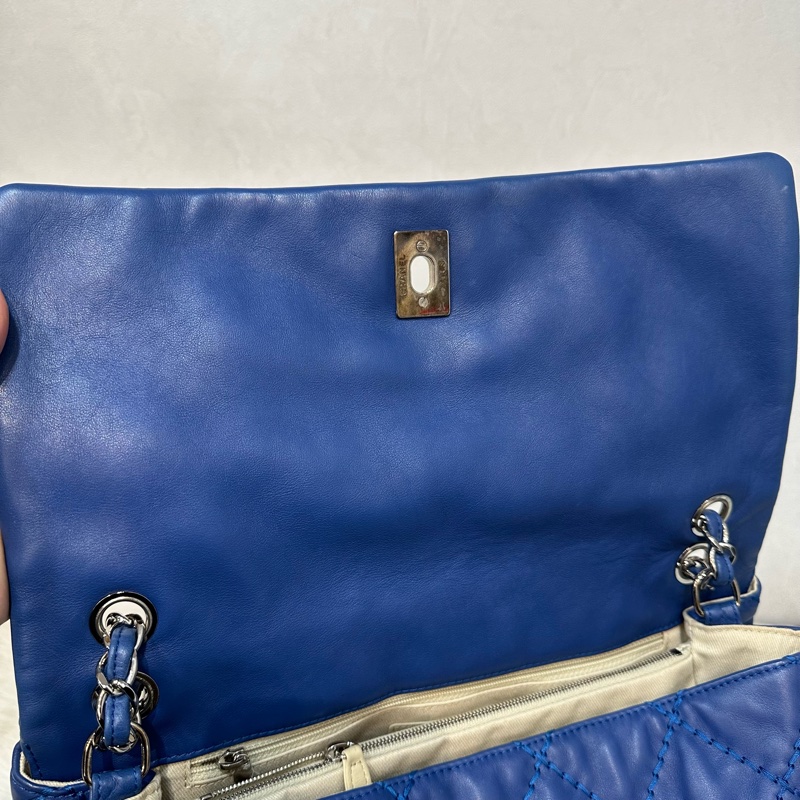 Chanel  閃電藍牛皮銀鏈肩背包COCO 30 SADDLE-32