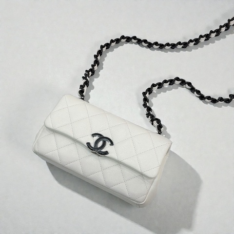 莉亞精品♡Chanel 黑白熊貓口蓋包 二手美包