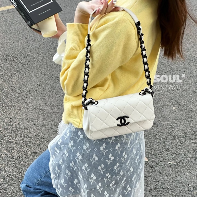 莉亞精品♡Chanel 黑白熊貓口蓋包 二手美包-1