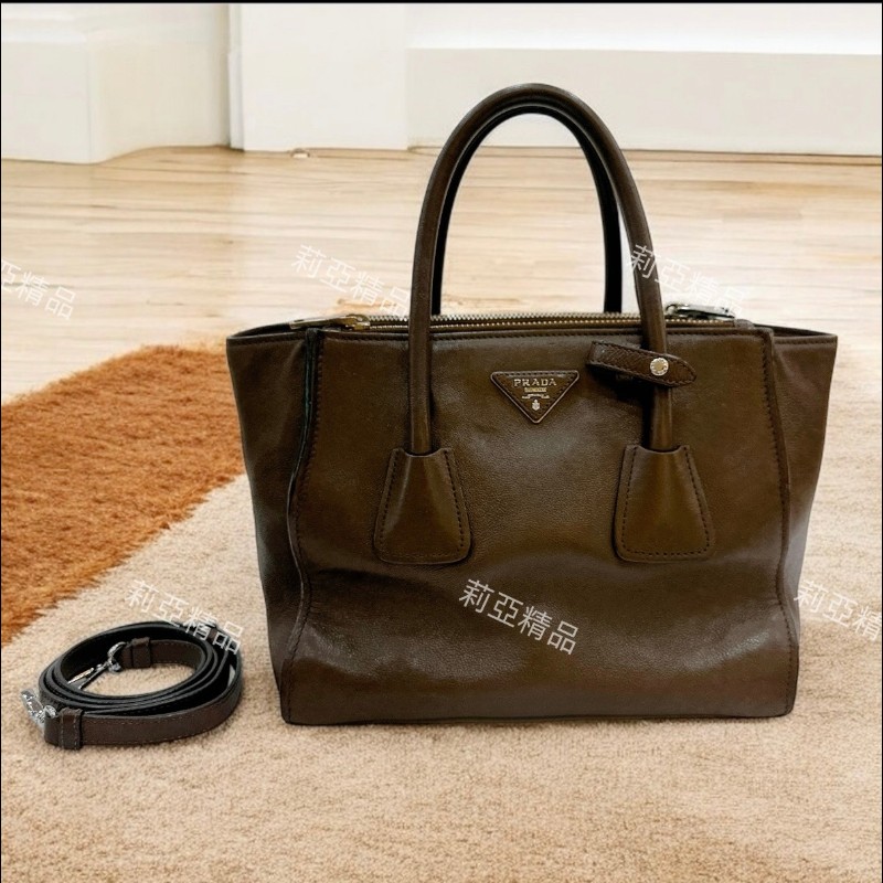 莉亞精品♡PRADA 咖色皮革兩用包 二手美包-0