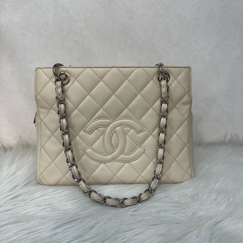 Chanel 白色荔枝皮銀鏈豆腐包 gst