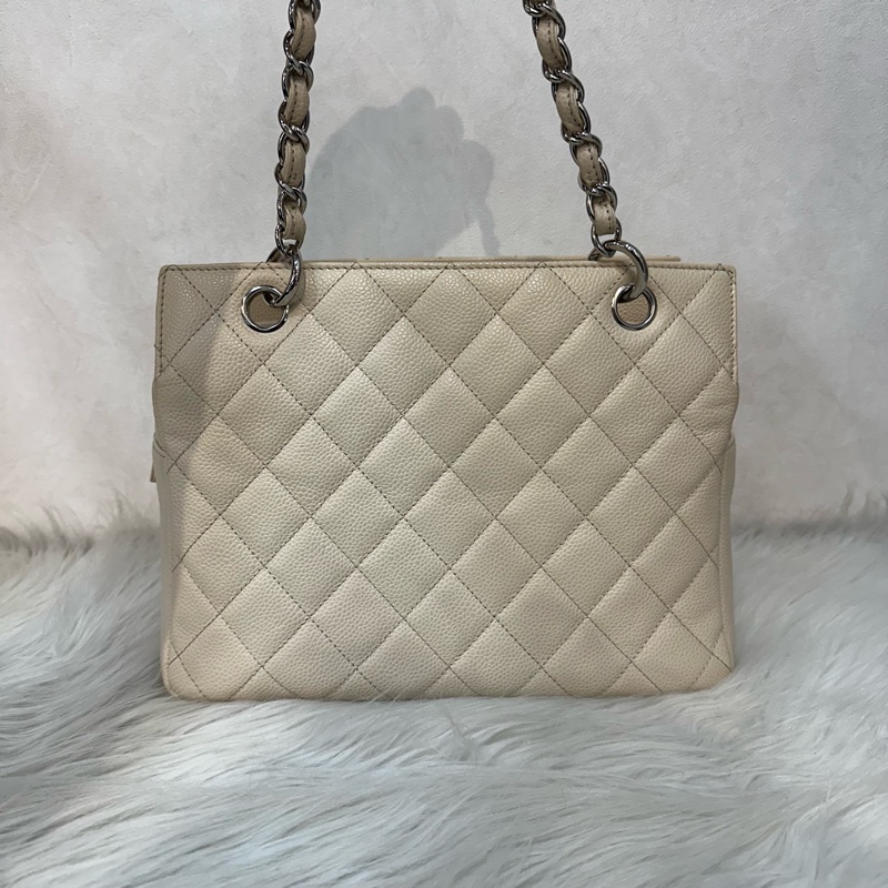 Chanel 白色荔枝皮銀鏈豆腐包 gst-3