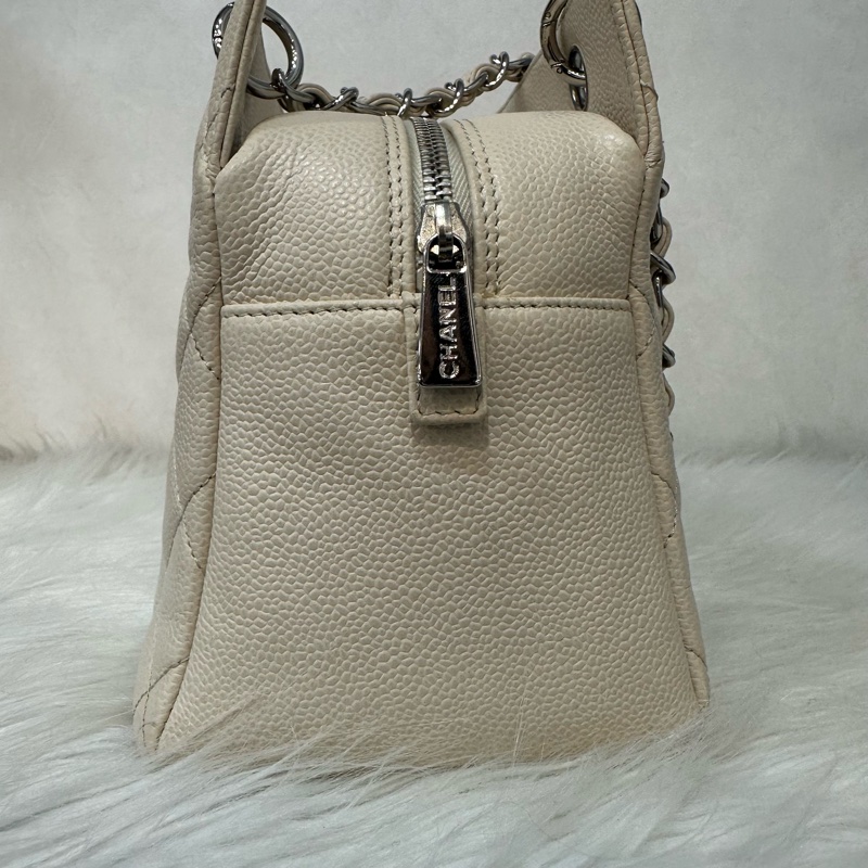 Chanel 白色荔枝皮銀鏈豆腐包 gst-12
