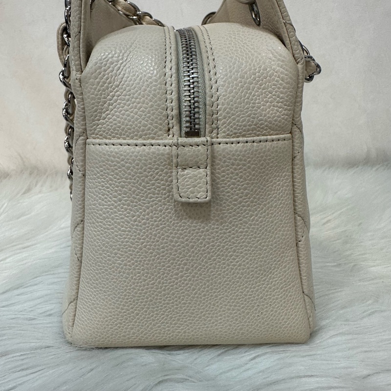 Chanel 白色荔枝皮銀鏈豆腐包 gst-16