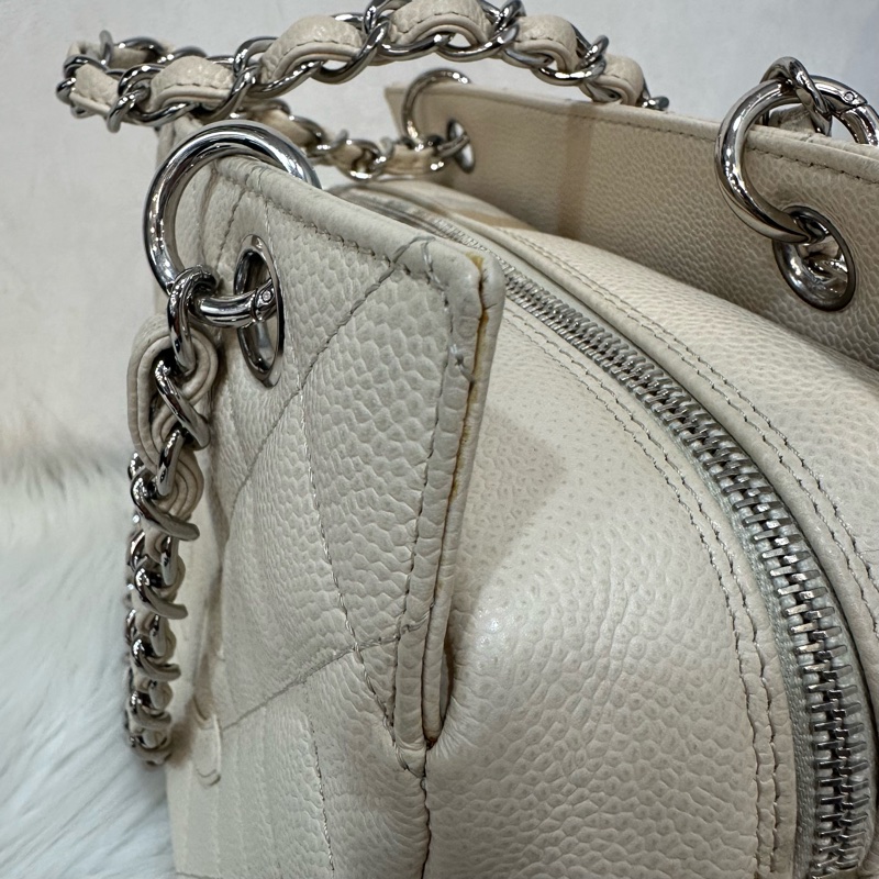Chanel 白色荔枝皮銀鏈豆腐包 gst-17