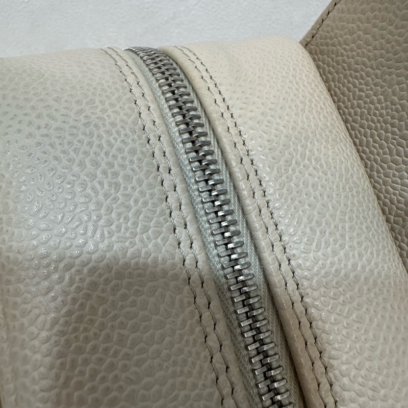 Chanel 白色荔枝皮銀鏈豆腐包 gst-34