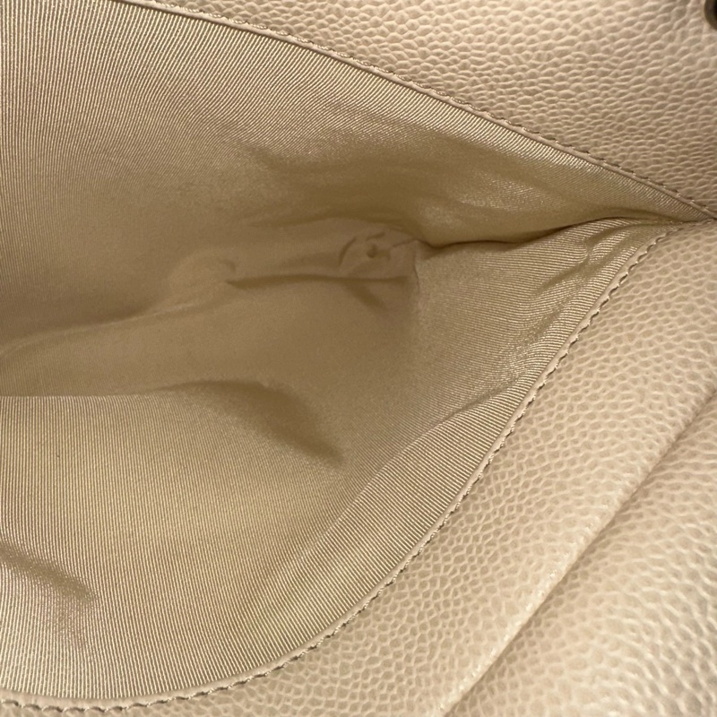 Chanel 白色荔枝皮銀鏈豆腐包 gst-50