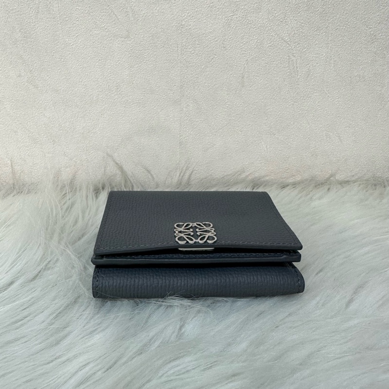 Loewe 821TR2X02 大象灰銀LOGO三折錢包-2