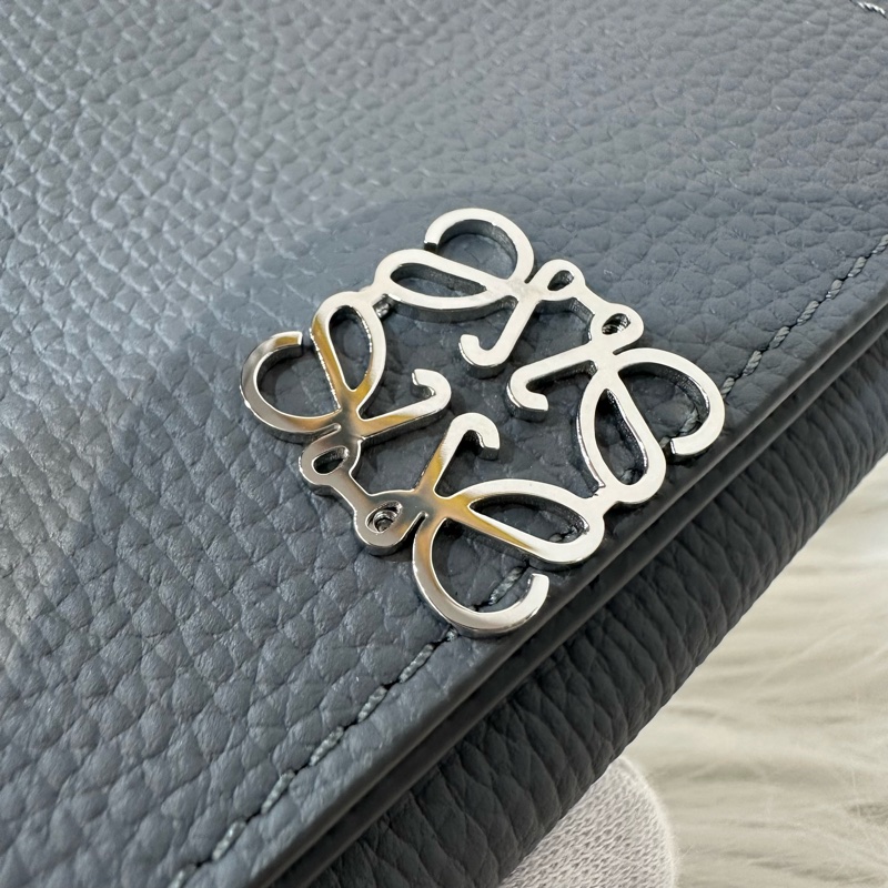 Loewe 821TR2X02 大象灰銀LOGO三折錢包-3