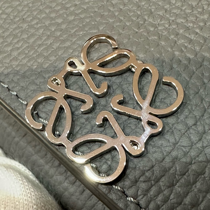 Loewe 821TR2X02 大象灰銀LOGO三折錢包-5
