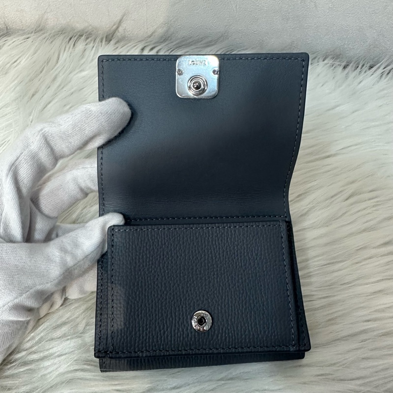 Loewe 821TR2X02 大象灰銀LOGO三折錢包-18