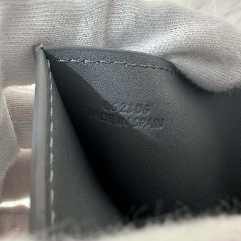 Loewe 821TR2X02 大象灰銀LOGO三折錢包-35