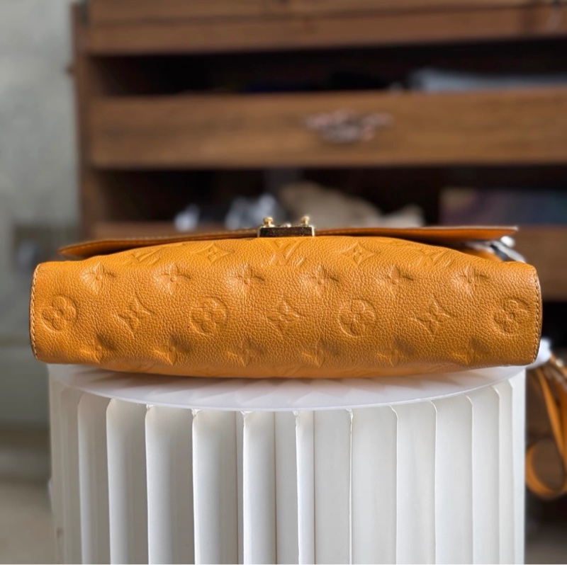 LV FASCINANTE 黃色牛皮壓紋單肩包-15