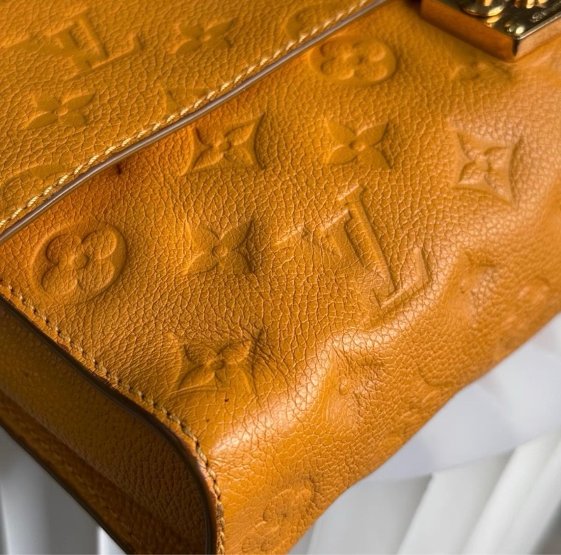 LV FASCINANTE 黃色牛皮壓紋單肩包-16