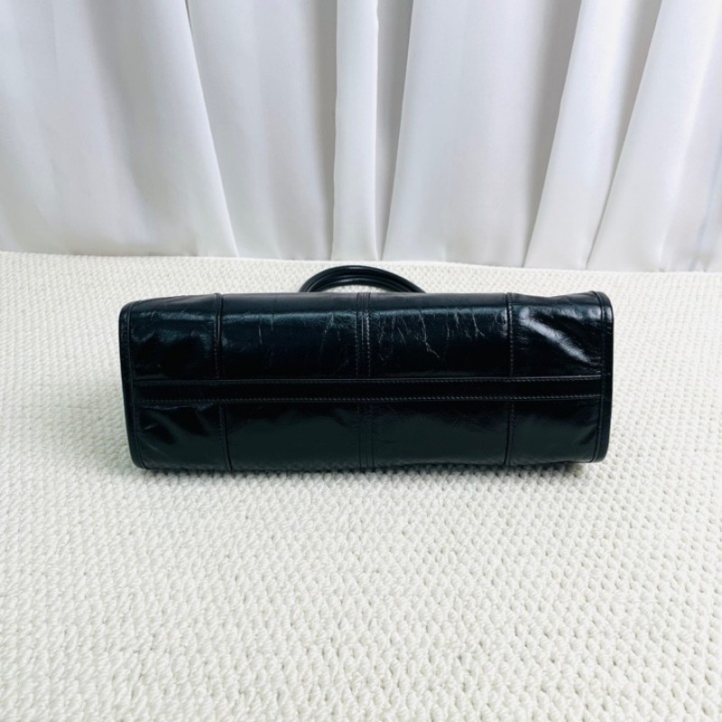 PRADA  普拉達 Bonnie soft lux 系列 可拆卸可調節肩帶琺瑯金屬三角形徽標 長手柄 皮革 手提單肩包-4