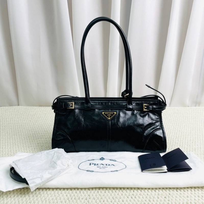 PRADA  普拉達 Bonnie soft lux 系列 可拆卸可調節肩帶琺瑯金屬三角形徽標 長手柄 皮革 手提單肩包-5