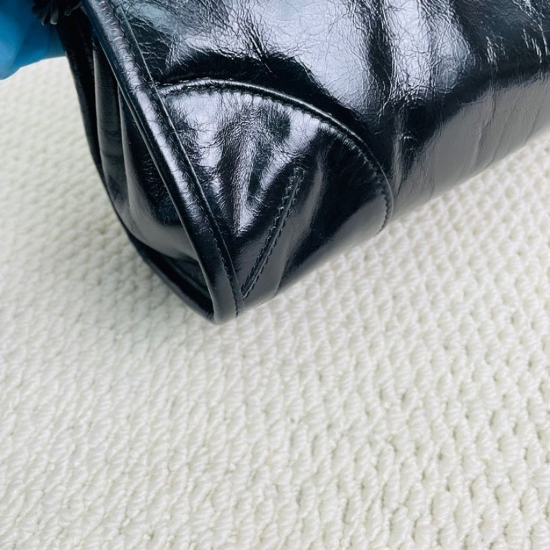 PRADA  普拉達 Bonnie soft lux 系列 可拆卸可調節肩帶琺瑯金屬三角形徽標 長手柄 皮革 手提單肩包-9