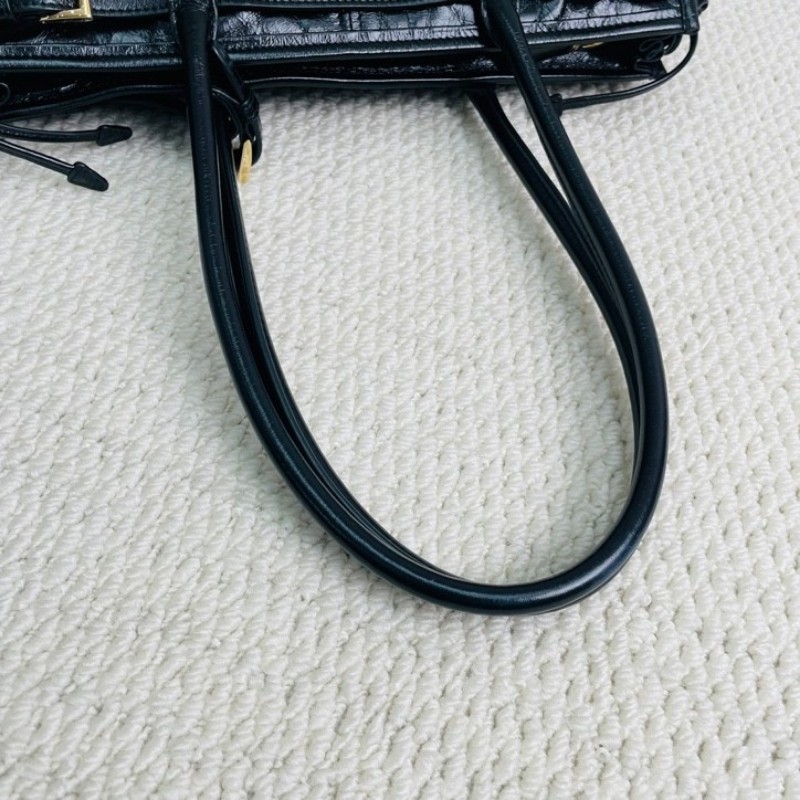 PRADA  普拉達 Bonnie soft lux 系列 可拆卸可調節肩帶琺瑯金屬三角形徽標 長手柄 皮革 手提單肩包-14