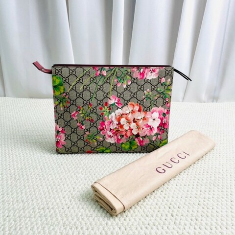 Gucci  古馳 天竺葵花卉印花手拿包洗漱包 拉鏈開合 內裡乾淨