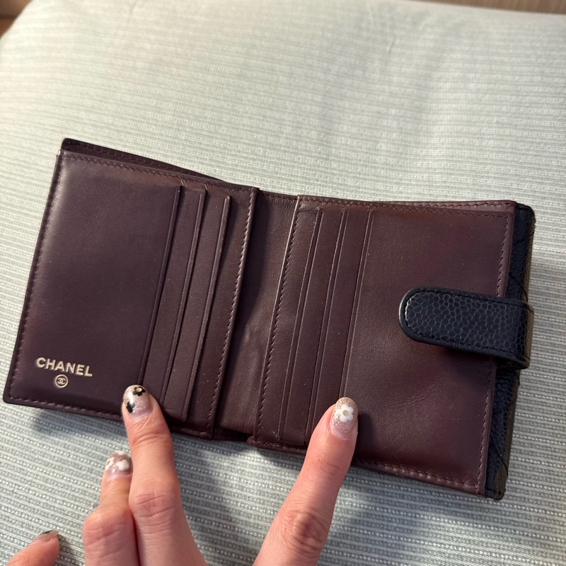 CHANEL 經典菱格短夾｜魚子醬皮夾-2