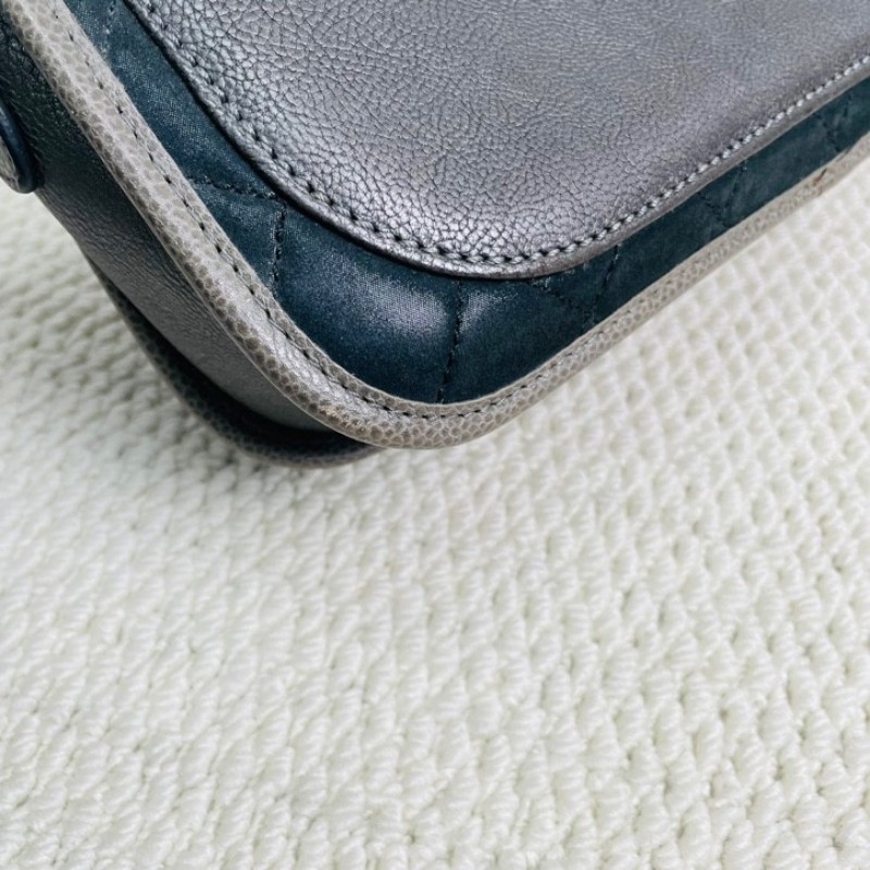 chanel  香奈兒 17開 珍珠魚皮劍橋包 劉雯同款 配做舊銀色鏈條和五金 珍珠魚皮質感超好，搭配銀色鏈條很有質感 可單肩斜挎包-9