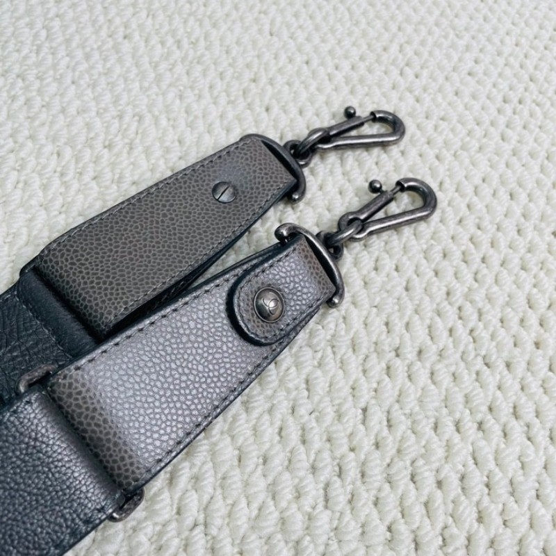 chanel  香奈兒 17開 珍珠魚皮劍橋包 劉雯同款 配做舊銀色鏈條和五金 珍珠魚皮質感超好，搭配銀色鏈條很有質感 可單肩斜挎包-15