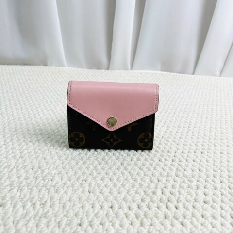 LV  路易威登 老花拼皮Zoe迷你短款三折錢包 小巧精緻，方便攜帶