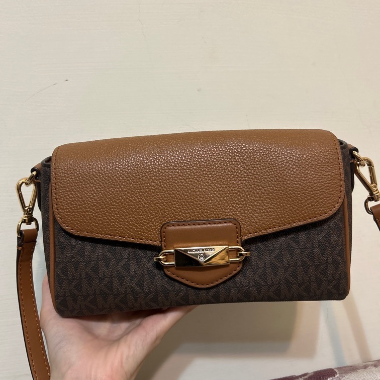 MICHAEL KORS Leather Satchel Crossbody Bag肩背包-0