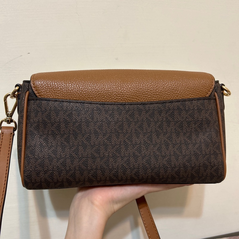 MICHAEL KORS Leather Satchel Crossbody Bag肩背包-1