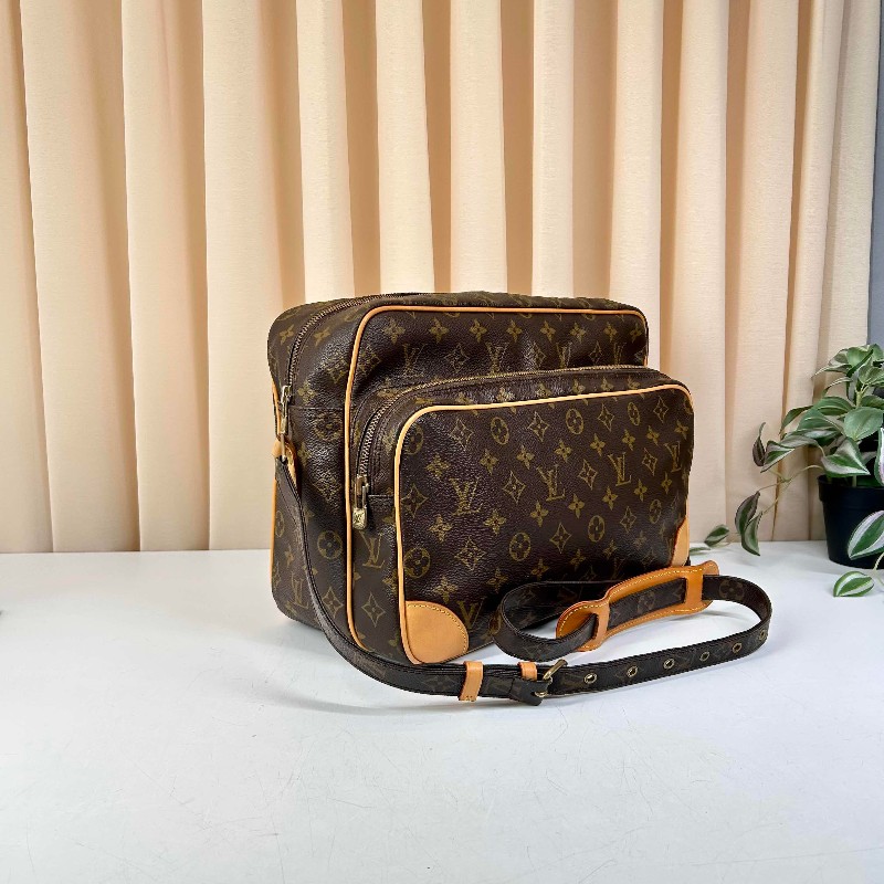 LV 路易威登老花大號橫版雙層相機包 中性款，男女都可駕馭，可單肩可斜挎，簡約百搭，不挑身材，酷帥街頭範兒~雙層實用大口袋設計，自重輕，容量大，通勤出遊都不在話下-4