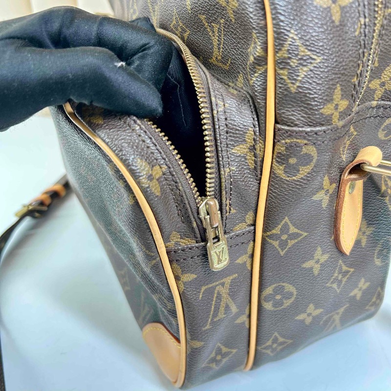 LV 路易威登老花大號橫版雙層相機包 中性款，男女都可駕馭，可單肩可斜挎，簡約百搭，不挑身材，酷帥街頭範兒~雙層實用大口袋設計，自重輕，容量大，通勤出遊都不在話下-24