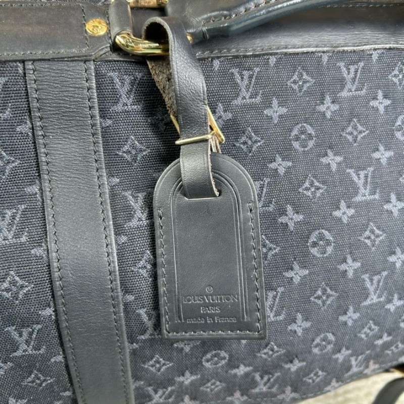 LV路易威登藍色丹寧郵差包 輕盈能裝 有肩帶可手提可斜挎可手提 多功能實用 側面卡扣設計 放東西很方便 丹寧材質 容量超大 日常通勤很合適-17