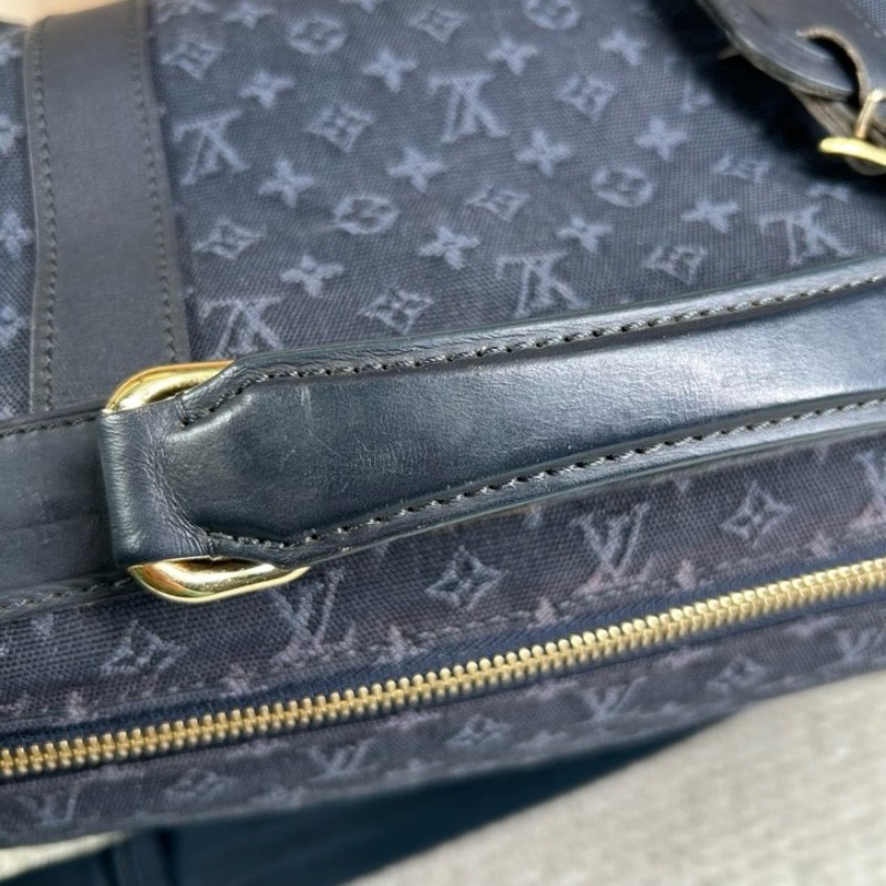 LV路易威登藍色丹寧郵差包 輕盈能裝 有肩帶可手提可斜挎可手提 多功能實用 側面卡扣設計 放東西很方便 丹寧材質 容量超大 日常通勤很合適-21