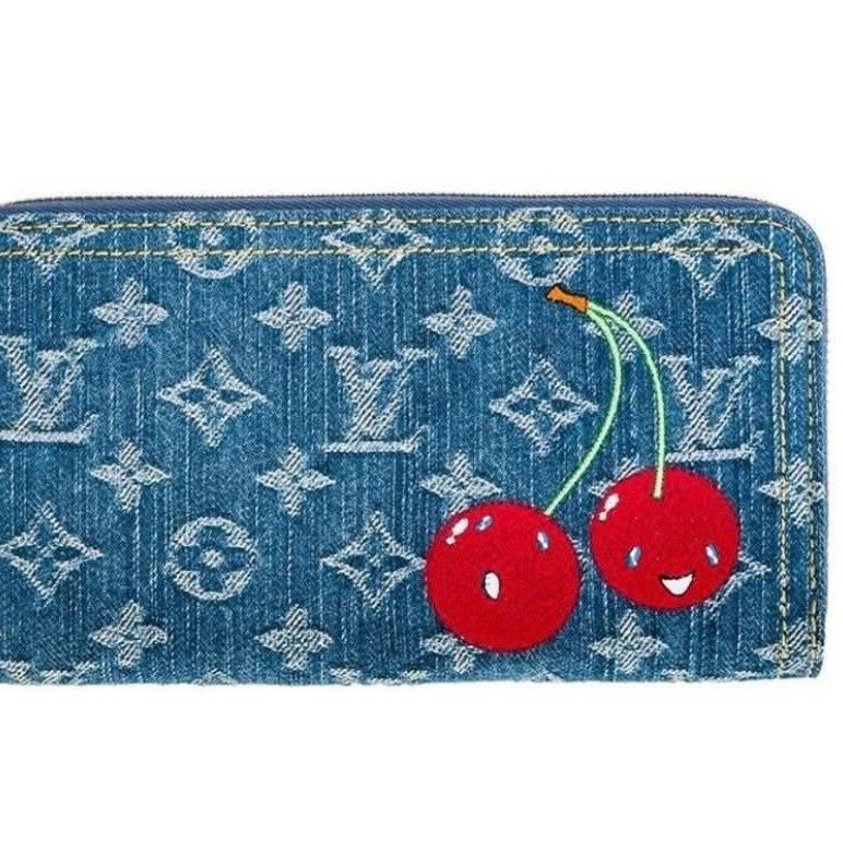 禮物~ 路易威登( louis vuitton) x 村上隆Monogram櫻桃圖案水洗丹寧牛仔拉鍊長夾/ LV x TM Denim Cherry Zippy Wallet-1