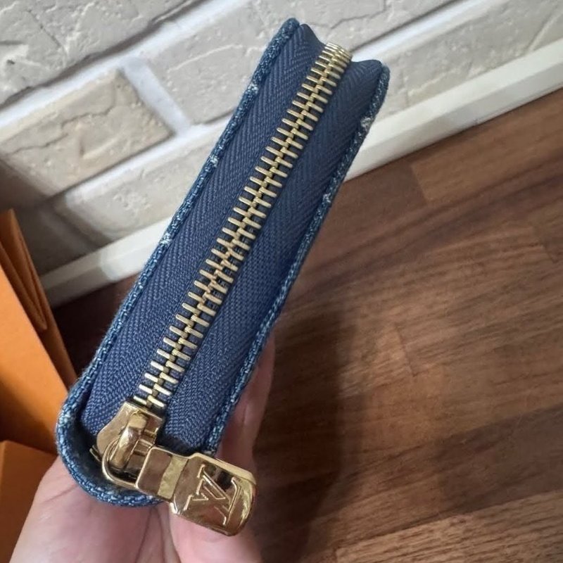 禮物~ 路易威登( louis vuitton) x 村上隆Monogram櫻桃圖案水洗丹寧牛仔拉鍊長夾/ LV x TM Denim Cherry Zippy Wallet-5