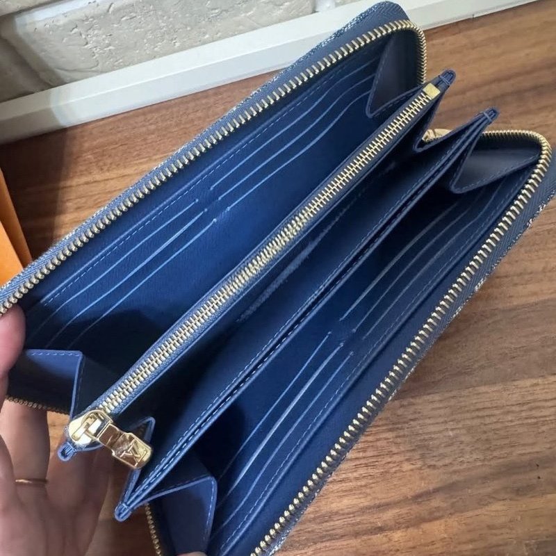 禮物~ 路易威登( louis vuitton) x 村上隆Monogram櫻桃圖案水洗丹寧牛仔拉鍊長夾/ LV x TM Denim Cherry Zippy Wallet-6