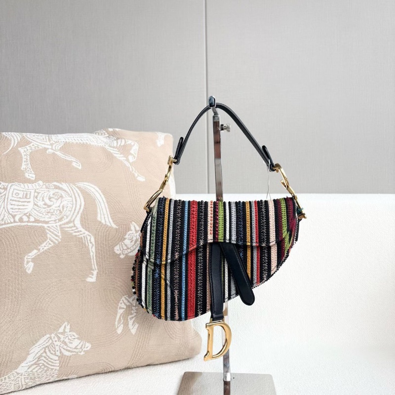 Dior 串珠馬鞍包小號  彩色搭配 金扣 17.5*15*5 98新配件塵袋-1