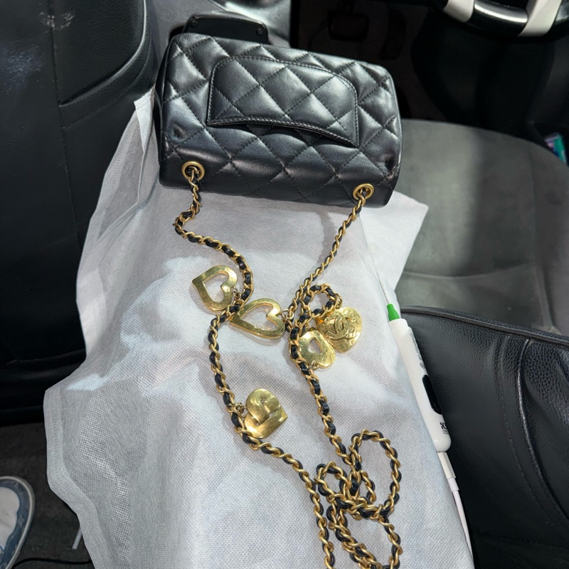 香奈兒經典CF 大mini CHANEL香奈儿 CF 大mini 爱心链条 芯片款 黑金 内里干净 成色优秀，热门款，金刚色，专柜价43000hkd，香奈儿大迷你黑金，能放大手机-20