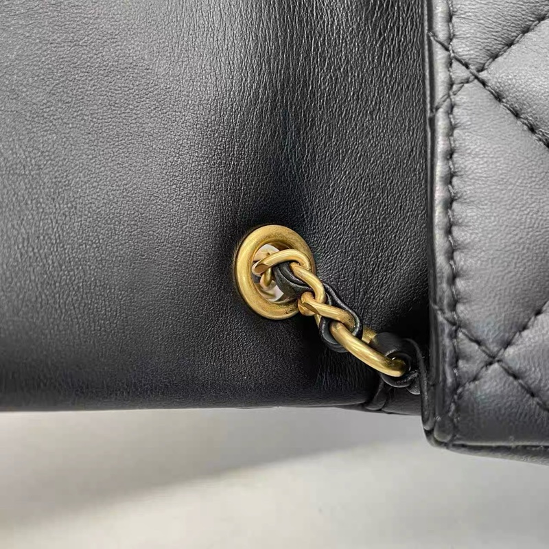 香奈兒經典CF 大mini CHANEL香奈儿 CF 大mini 爱心链条 芯片款 黑金 内里干净 成色优秀，热门款，金刚色，专柜价43000hkd，香奈儿大迷你黑金，能放大手机-23