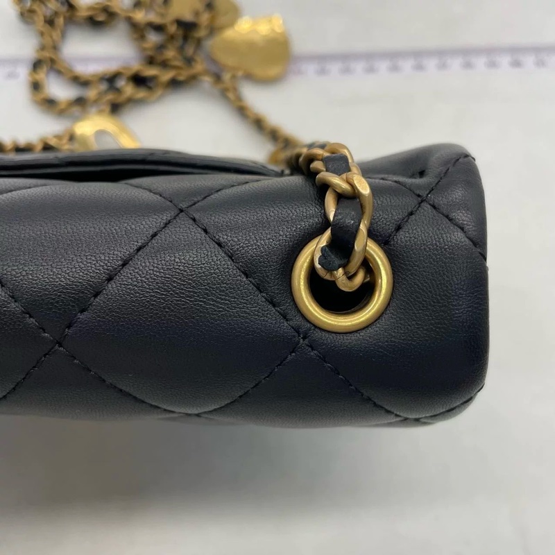 香奈兒經典CF 大mini CHANEL香奈儿 CF 大mini 爱心链条 芯片款 黑金 内里干净 成色优秀，热门款，金刚色，专柜价43000hkd，香奈儿大迷你黑金，能放大手机-28