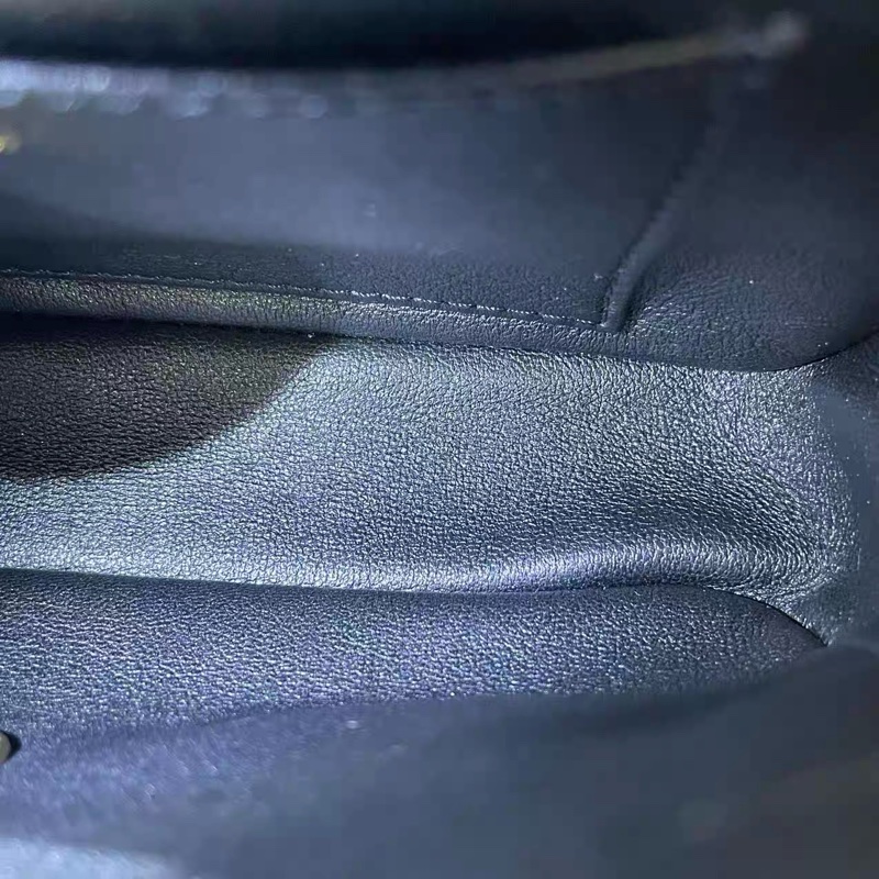 香奈兒經典CF 大mini CHANEL香奈儿 CF 大mini 爱心链条 芯片款 黑金 内里干净 成色优秀，热门款，金刚色，专柜价43000hkd，香奈儿大迷你黑金，能放大手机-35