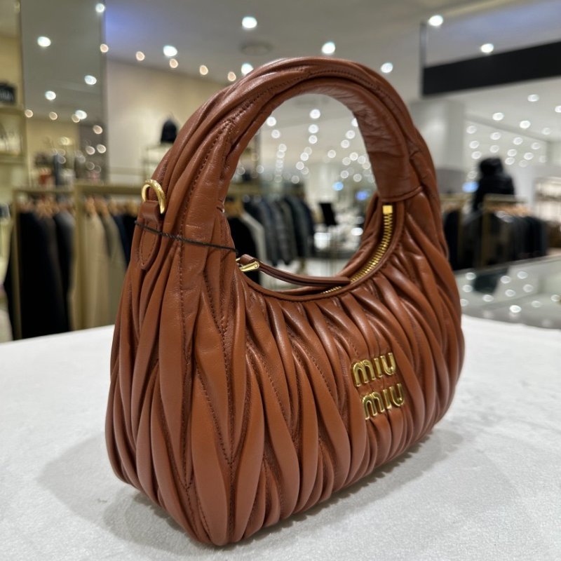 🎊新年特賣🧧Miu Miu 5BC125 Wander Matelasse 納帕軟皮半月包 赤土紅色﻿-2